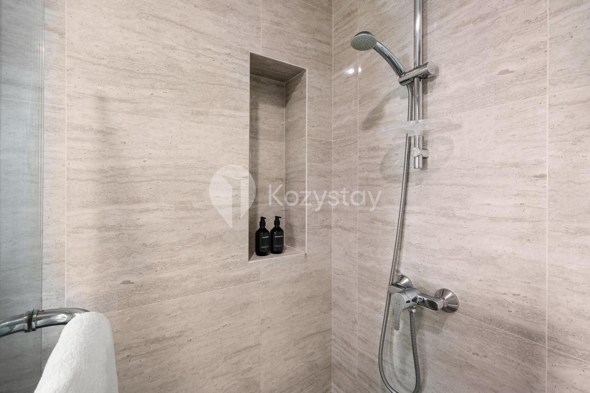 Apartemen Tenui By Kozystay - Tanjung Barat